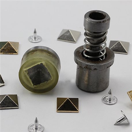 Die for 12mm Pyramid Studs with Nail