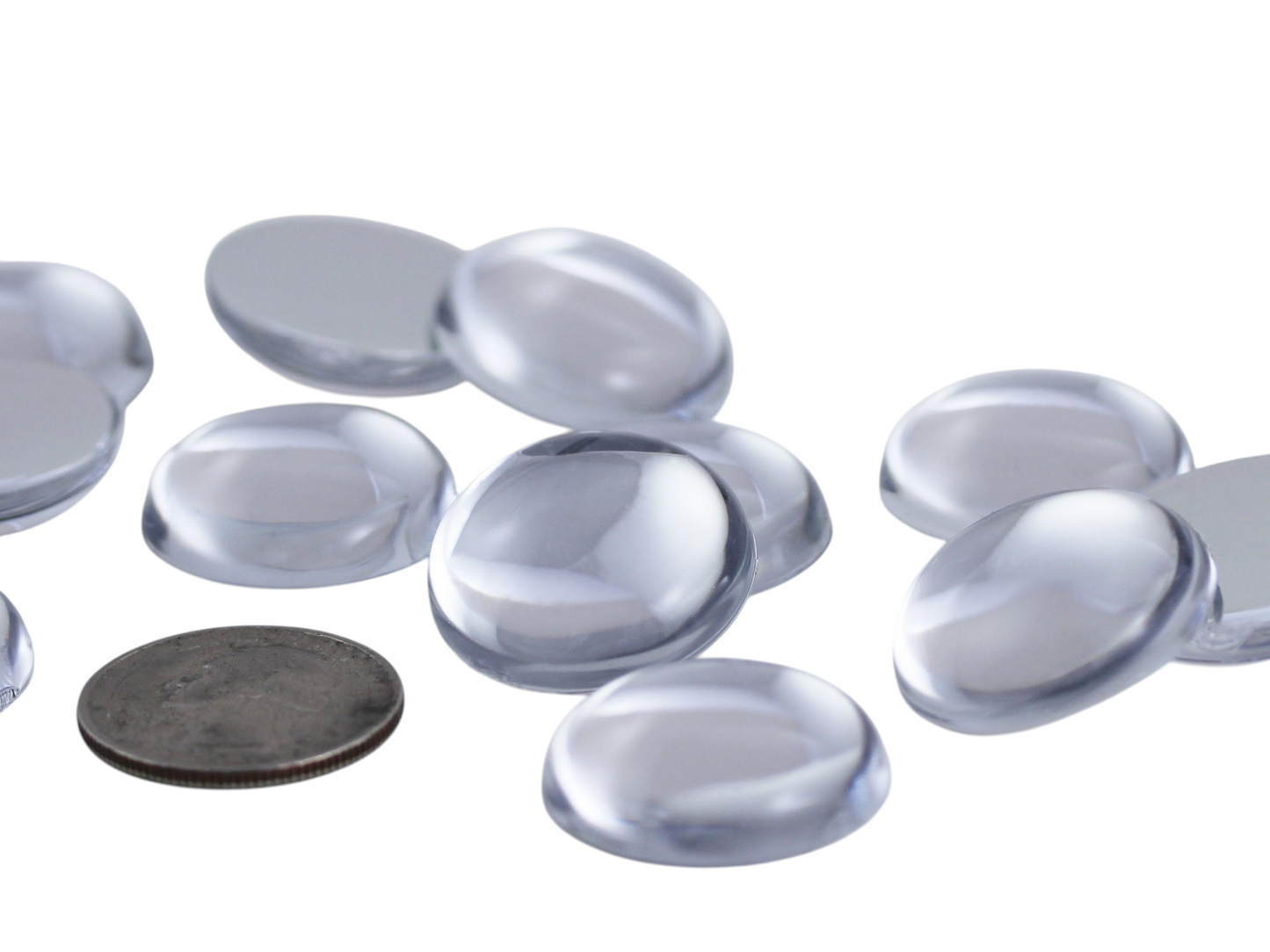 Kristallklare runde Cabochons mit flachem Rücken