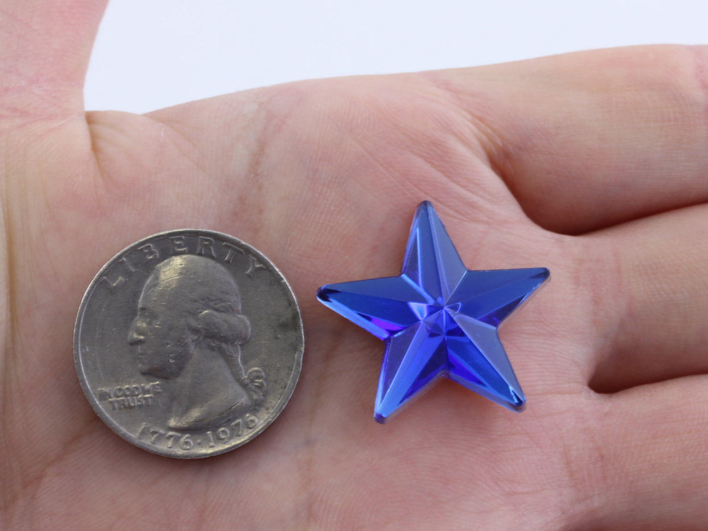 Blauer Saphir mit flacher Rückseite Stern Edelsteine