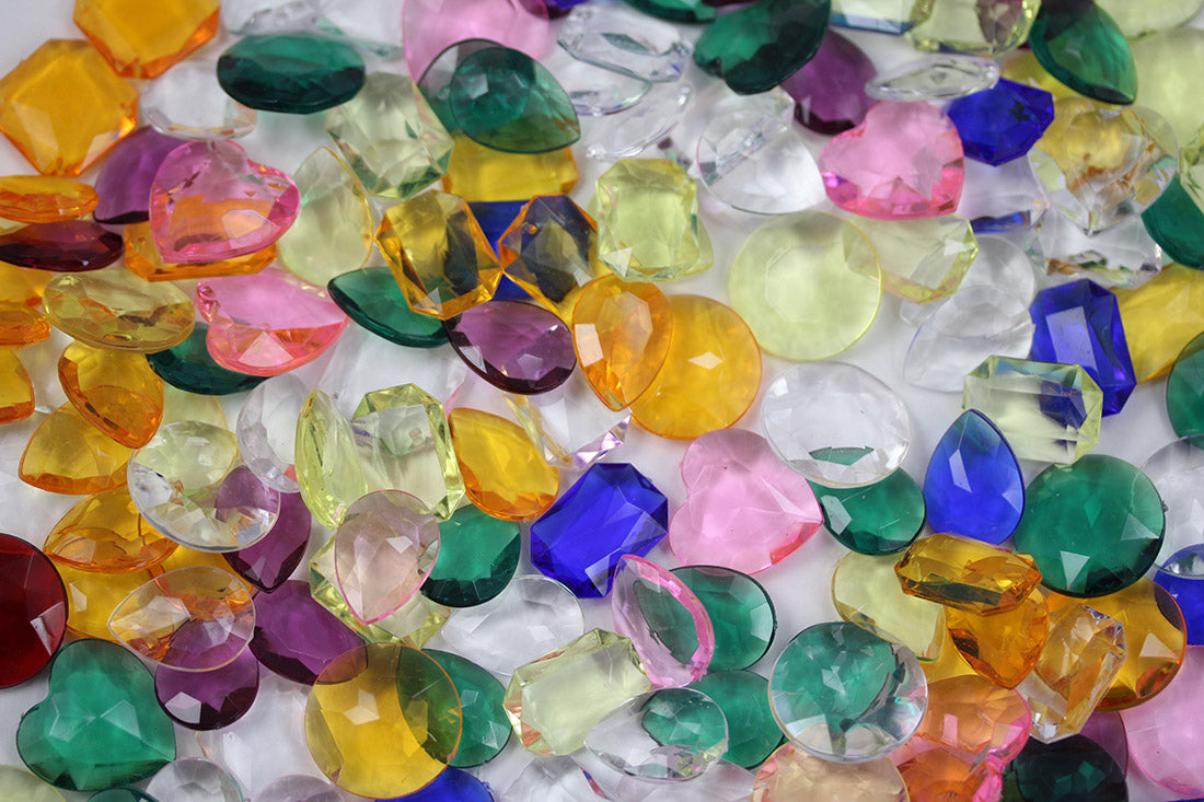 acrylic pointed back point back gems treasure jewels plastic gemstones for games parties pirate bounty hunt stones for treasure chests party favors center pieces table scatters theatrical swashbuckler jewels props larp easter egg hunt allstarco